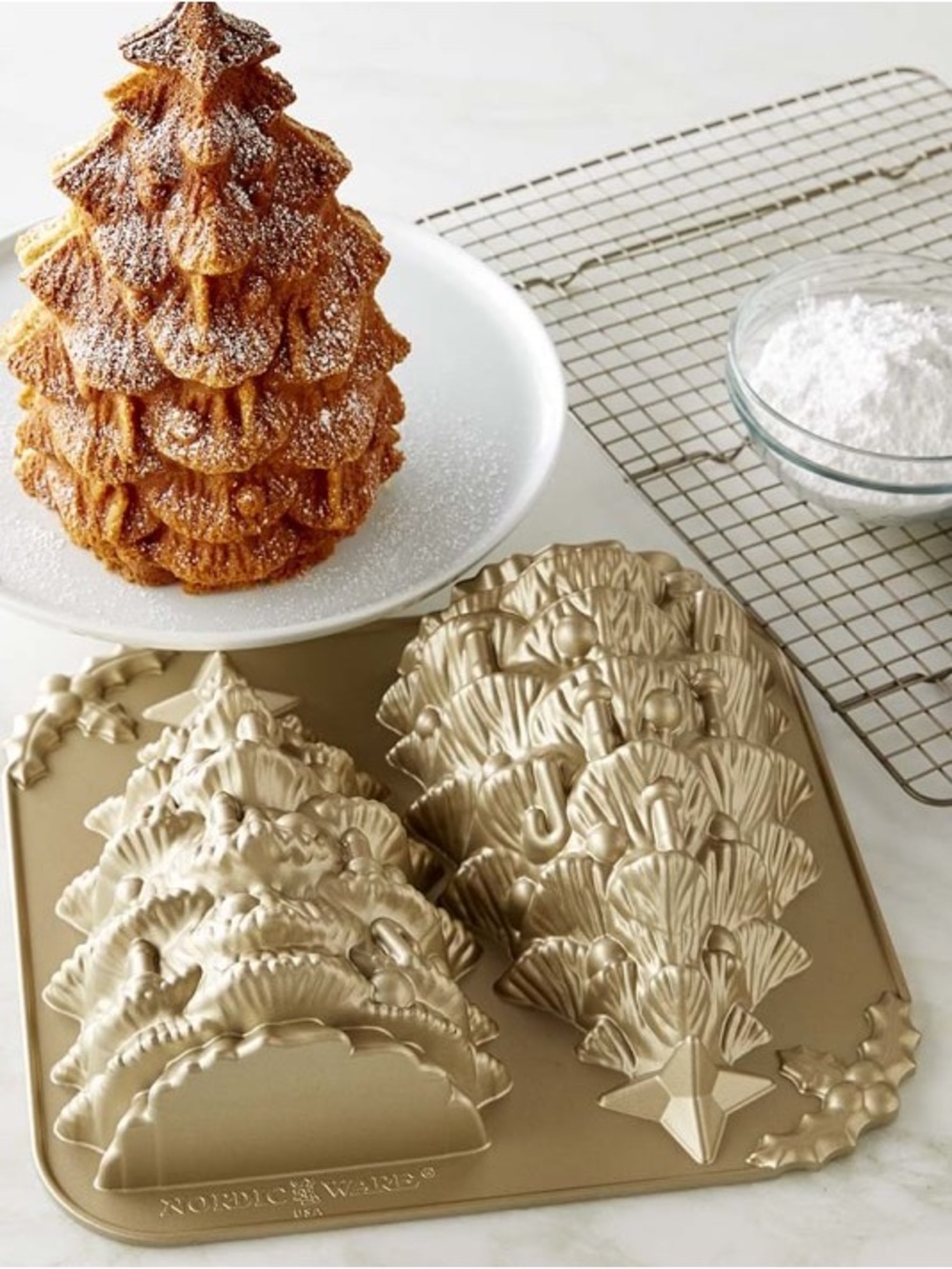 Williams Sonoma Gold 3D Holiday Tree Cake Pan Nordic Ware